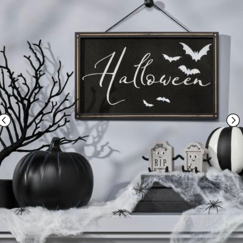 Two piece Hyde & Eek Skeleton & Tombstone